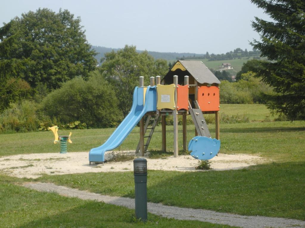 La Roche Du Tresor Village Vacances Longevilles-Mont-dʼOr Exteriér fotografie